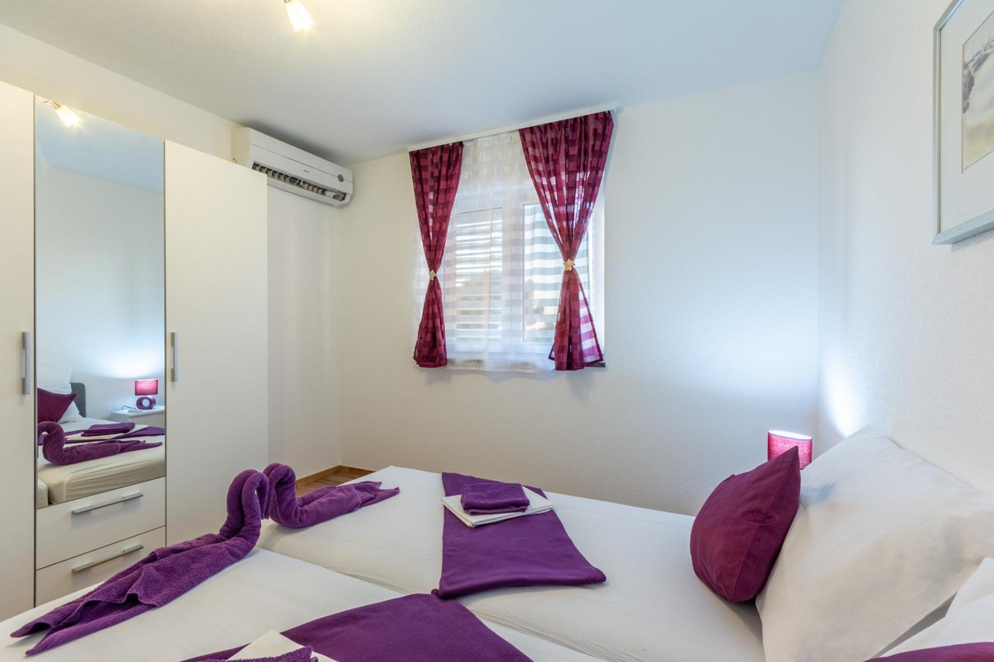 Family Friendly Apartments With A Swimming Pool Stanici, Omis - 18676 Quarto foto